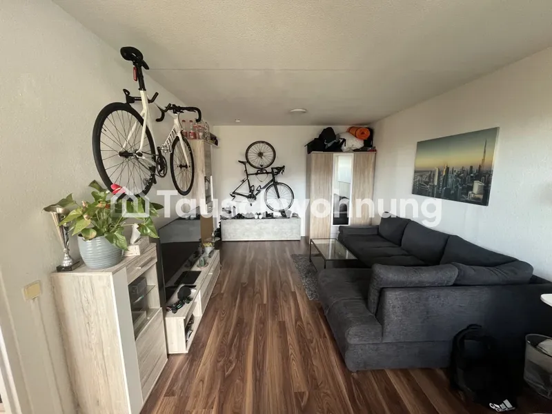 Tauschwohnung: Helle 1-Zimmer Wohnung mit Großem Balkon — photo 1